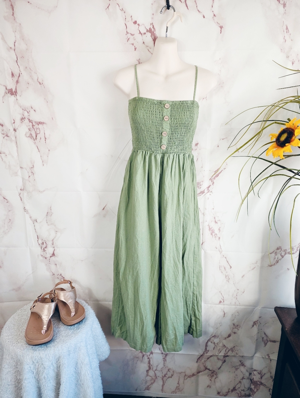 LOVE TREE Sage Green Wide Leg Cropped Jumpsuit Smocked Linen Blend S Boho Summer - Picture 3 of 6